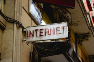 19 Interdigitated Computer and Internet Use Statistics in the United States