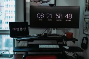The 9 to 5—How Many Hours Is It a Day, Week, Month, and Year?